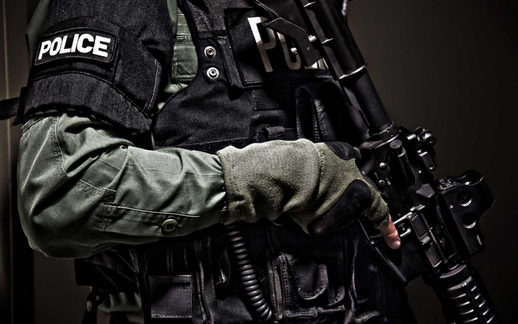 5-POLICE_SWAT